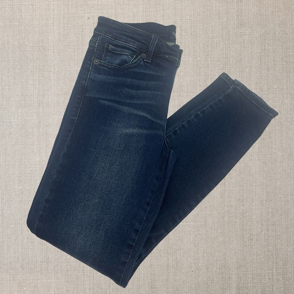 Lucky Brand size 2 Women's Blue Jeans - mint condition - Picture 4 of 7